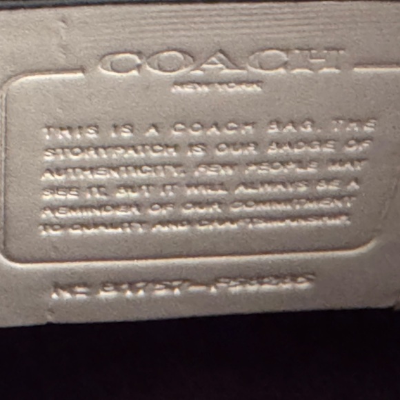 Coach Signature crossbody File Bag - New Without Tags - 13" x 10.5" - Picture 7 of 13